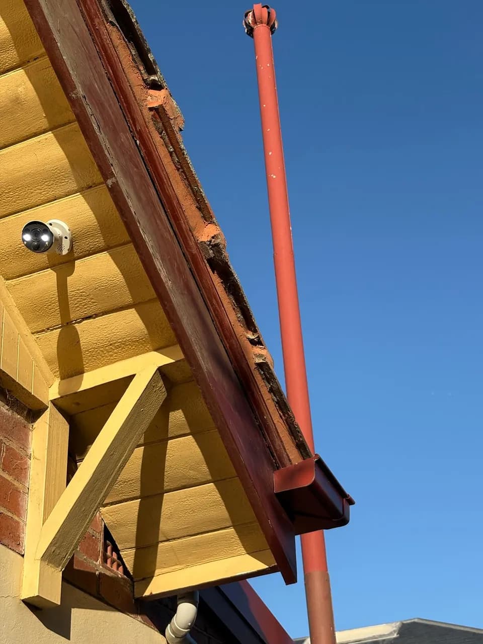 Colorbond Gutter & Downpipe Detail in Glenroy, Melbourne